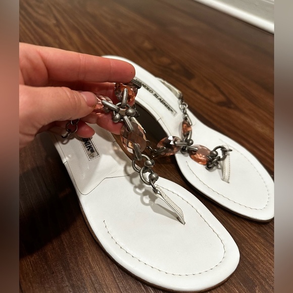 Manolo Blahnik White Thong Metal/Jeweled Heels Size 36.5 - Picture 3 of 12